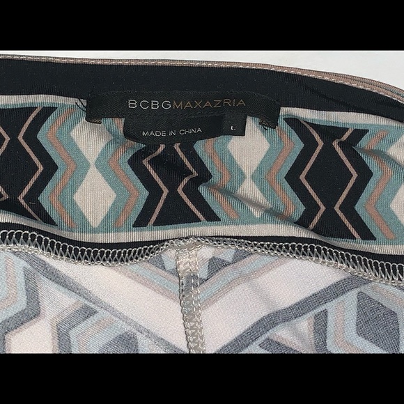 BCBG MaxAzria Halter Neck Cocktail Dress with twist front (size L) - Picture 6 of 10